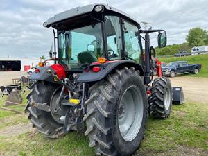 Tracteur à roues d'occasion Massey Ferguson 4710 de 100 ch avec puissance nominale de 140 ch - Product Image 2