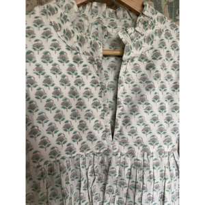 Blusa de Lino con Estampado Floral Pintado a Mano Willow para Mujer - Talla XL, Corte Holgado, Cuello con Volantes, Ideal para Fiestas de Otoño - Product Image 1