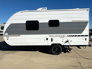 Caravane d'occasion 2024 F-o-r-e-s-t R-i-v-e-r Wildwood Fsx 164R-B-L-E à vendre pour le camping et les voyages - Product Image 5