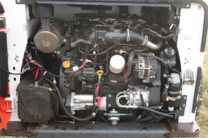 Minicargador con Ruedas Usado 2019 Bobbcat S740 EPA CE ISO CERTIFICADO Minicargador con Motor Diesel Buen Estado - Product Image 5