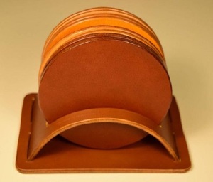 Sous-verres imprimés personnalisés de luxe de haute qualité Ensemble de sous-verres sous-verre tapis de tasse sous-verres ronds en cuir véritable avec logo - Product Image 5