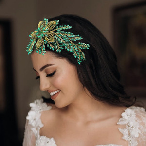 Diadema nupcial Crystal Leaf con cierre de peine para accesorios de cabello de boda - Product Image 5
