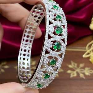 Bracelet élégant en acier inoxydable plaqué or 18 carats pour homme, bijoux résistant à la rouille et à l'eau pour femme, bracelets tendance - Product Image 4