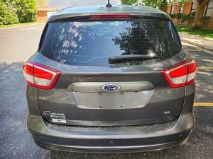 Offre exceptionnelle : Ford C-Max Energi S E FWD d'occasion - Prêt à être expédié - Product Image 4