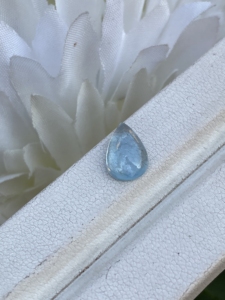 Pierre Cabochon en forme de poire naturelle de 1.87 carats avec un bon lustre pour la fabrication de bijoux. - Product Image 2