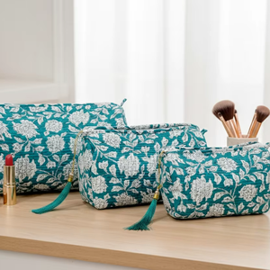 Large Capacity Water Resistant Ladies Cosmetic <b>Bag</b>-Fashionable Lightweight Cotton with Zipper Simple Letter Pattern Design - Product Image 3