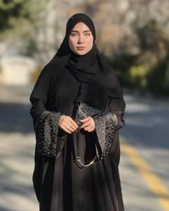 Abaya d'hiver en soie ornée de cristaux, anti-rides, édition spéciale pour les mariées, vêtements de prière islamiques faits à la main, élégants et modestes - Product Image 1