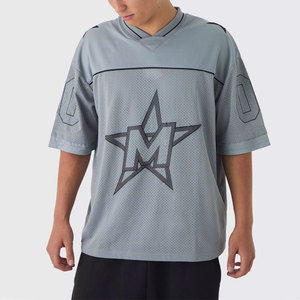 Chemise à col en V en maille inspirée du streetwear Cool & Casual col en V Mesh Boxy Fit TopMesh Perfection V-Neck Oversized Tee - Product Image 1