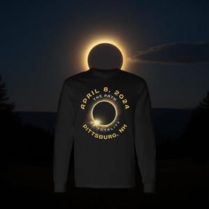 Camiseta de manga larga con diseño del Eclipse Solar Total en Pittsburg, New Hampshire 2024 - 8 de abril de 2024 Categoría de producto Camisetas promocionales - Product Image 3