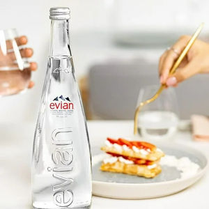 Agua Mineral Italiana Premium con Gas, Botellas de Vidrio de 1 Litro, Paquete de 6 Unidades, para Restaurantes, Bares de Vinos y Hostelería, Venta al Por Mayor - Product Image 1