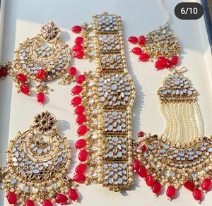 Ensemble de bijoux miroir avec collier, boucles d'oreilles, Maangtikka et Tikka latéral, un ensemble très impressionnant par Meetali Creation - Product Image 3