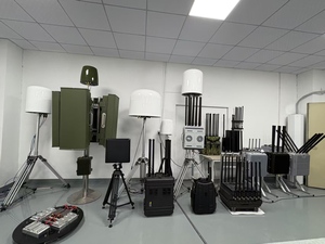 Detector <span class=keywords><strong>de</strong></span> Drones <span class=keywords><strong>de</strong></span> 100MHz~6GHz, Detector Pasivo <span class=keywords><strong>de</strong></span> Señales <span class=keywords><strong>de</strong></span> Drones, Localizador <span class=keywords><strong>de</strong></span> Radio, Decodificador <span class=keywords><strong>de</strong></span> Protocolos, Controlador <span class=keywords><strong>de</strong></span> Posicionamiento - Product Image 6