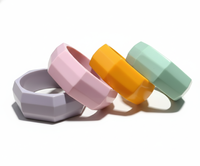 Magnifiques bracelets en résine tendance et colorés |   Bracelets en acrylique brillant pour femmes |   Bijoux de mode modernes en gros
