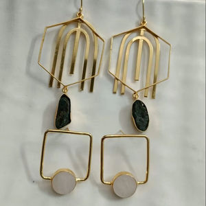 ชุดลำลองสไตล์อินเดียเคลือบทองสำหรับผู้หญิงต่างหูห้อยอินเทรนด์น้ำหนักเบาเครื่องประดับแฟชั่นต่างหูทองเหลืองขายส่ง - Product Image 1