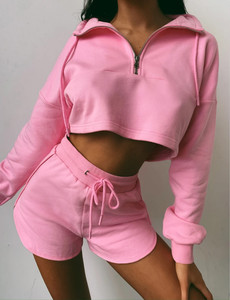 Ensemble décontracté deux pièces personnalisé pour femme : sweat à capuche court et pantalon de survêtement en molleton 100 % coton de haute qualité, respirant et confortable - Product Image 3