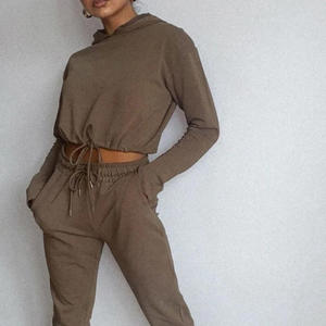 Imprimé personnalisé femmes recadrée survêtement deux pièces tenue élégante vêtements de sport confortables avec broderie personnalisation - Product Image 6