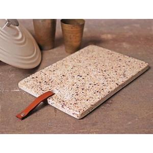 Tabla de cortar de mármol de inspiración antigua para entusiastas de la cocina de lujo diseño en forma de hoja tabla de cortar de mármol blanco y dorado - Product Image 3