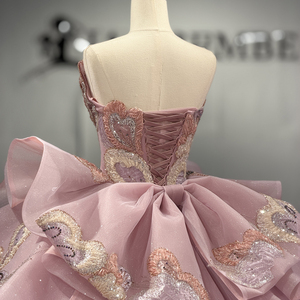 8552 Vestido de Quinceañera Deslumbrante con Escote Corazón, Lentejuelas, Lazo, Encaje, Apliques de Cristal y Cuentas, Cola Capilla de Organza, Estampado Natural - Product Image 6