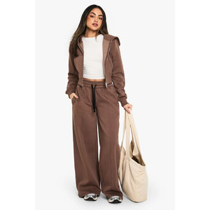 ชุดวอร์มผู้หญิงสำหรับฤดูหนาว ผ้าฝ้าย 100% ป้องกันไฟฟ้าสถิต เสื้อแจ็คเก็ตและกางเกง ชุดลำลองสำหรับเล่นกีฬา สำหรับผู้ซื้อขายส่ง - Product Image 1