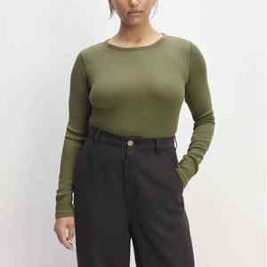 T-shirt Streetwear court à manches courtes et col rond pour femmes, coupe ajustée, tenue décontractée douce et respirante, t-shirts personnalisés en coton - Product Image 2