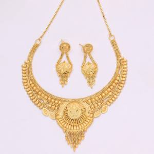 Colliers courts en or rempli 14K, 18K, 24K en gros, colliers de conception traditionnelle, ensemble de bijoux de mode plaqués or en laiton. - Product Image 1