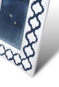 Cadre photo décoratif en bois incrusté d'os blanc et bleu pour le salon, la chambre, le bureau et les cadeaux avec motif unique - Product Image 3