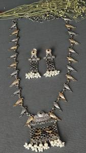 Conjunto de Collar y Pendientes con Motivo de Pájaro en Plata Oxidada y Oro de Dos Tonos, Regalo para Ella - Product Image 2