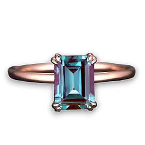 แหวนหมั้นเพชรทรงเหลี่ยมอเล็กซานไดรต์เงินแท้ 925 ชุบทองคำขาว 14K - Product Image 1