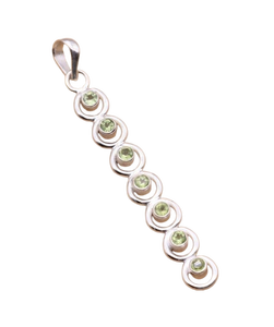 Péridot vert couleur pendentif pierre précieuse 925 pendentif en argent Sterling parfait cadeau de mariage 925 bijoux estampillés à la main - Product Image 1