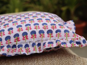 Housse de coussin en tissu Décoration d'intérieur Utilisation de tissu en coton Motif floral Housse de coussin de canapé Conception et impression personnalisées - Product Image 5