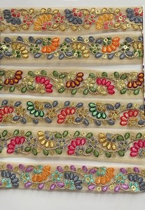 Bordado floral hecho a medida en tres formas de color en diseños étnicos para diversos fines en una pulgada y media de ancho. - Product Image 4