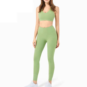 Respirant et confortable Impression de logo personnalisé Ensemble de compression pour femmes Vêtements de sport Ensemble de yoga de haute qualité Service OEM personnalisé - Product Image 4