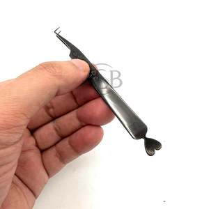 Pince à épiler plasma noire à 90 degrés avec impression de logo personnalisée, en acier inoxydable durable, service OEM pour les cils, avec des cœurs - Product Image 3