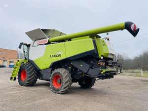 รถแทรกเตอร์ดีเซลมือสองเกียร์อัตโนมัติมาตรฐานการปล่อยก๊าซยูโร5 - Product Image 6