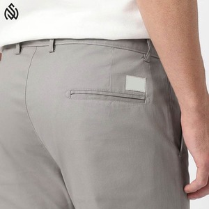 Vente à la mode de qualité supérieure pour hommes, pantalons chino avec logo personnalisé, pantalons de plein air imprimés, look élégant, pantalons chinos pour hommes - Product Image 4