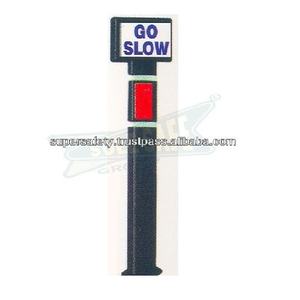 Delineador de metal altamente disponible para seguridad vial, poste de advertencia de tráfico en carretera (), producto a granel - Product Image 2