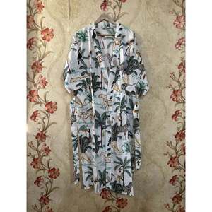 Robe kimono en coton à imprimé safari pour les moments de détente - Product Image 1