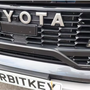 Usado 2024 gris T. O. Y. O. T. A. Hola. L. U. X. 2,8.. GR SPORT II Automático RWD Euro 6 (S/s) 4dr Derecha Casi Nuevo90 Millas - Product Image 1