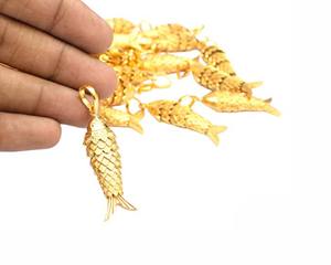 Pendentif poisson plaqué or en laiton-Meilleur cadeau pour les fiançailles Saint Valentin Noël Diwali - Product Image 4