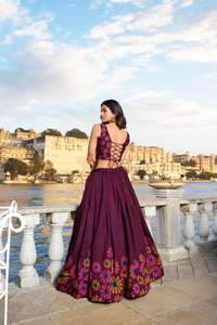 Nouveau 2024 dernière robe fantaisie à la mode Tussar Silk Lehenga Choli & Dupatta avec imprimé floral et fournisseur de travail en aluminium de l'Inde - Product Image 2