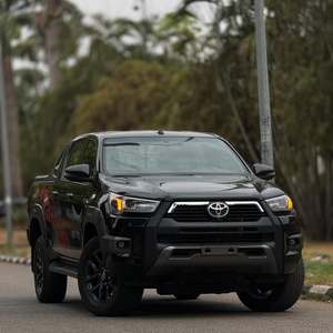 Toyota Hilux 2024 en perfecto estado para aventuras - Product Image 1
