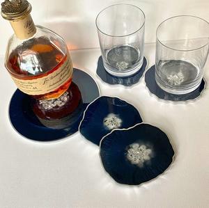 รถไฟเหาะเรซิ่นที่ทันสมัยพร้อมกลิตเตอร์และสัมผัสโลหะสำหรับตกแต่งโต๊ะ - Product Image 1