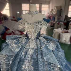 Robe de bal longue bleu cristal élégante avec appliques de perles et décolleté cœur, idéale pour les Quinceañeras et les fêtes de jeunes filles (XSS05) - Product Image 4