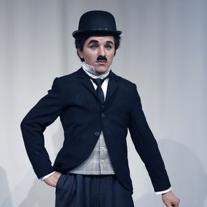 Décoration de parc à thème, figurine en cire grandeur nature de l'acteur américain célèbre, sculptée à la main, haute simulation, forte durabilité - Product Image 6