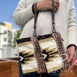 Nueva manta de sillín de cuero con estilo occidental, embragues de mano, superventas, monedero cosido tallado a mano, carteras para mujer - Product Image 1