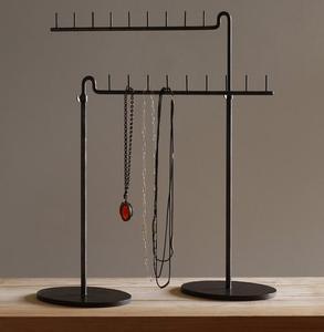 Support à bijoux en métal contemporain, finition noire élégante, adapté à la décoration et à l'exposition dans les maisons modernes - Product Image 1