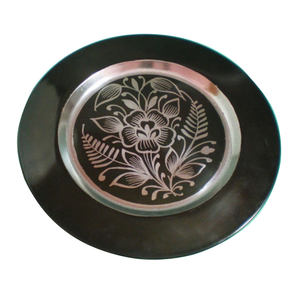 Assiette de présentation ronde artisanale en acier galvanisé pour la décoration de table de dîner et le service de nourriture - Product Image 4