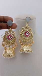 Tradicional Regal Heritage Jhumkas Set Artesanía y Royal Charm Latón Hecho Producto a granel Diseño personalizado - Product Image 4