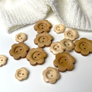 Custom Flower Shape Nature Wood Button for Coat Eco-Friendly Shirt Sweater Shirt Button 2holes Round Button - Product Image 4