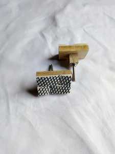 Elegante perilla decorativa de resina con acento de latón para cajones de cocina, armarios, armarios y tiradores de muebles - Product Image 3